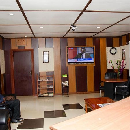 אלדורט The Noble Hotel & Conference Centre מראה חיצוני תמונה
