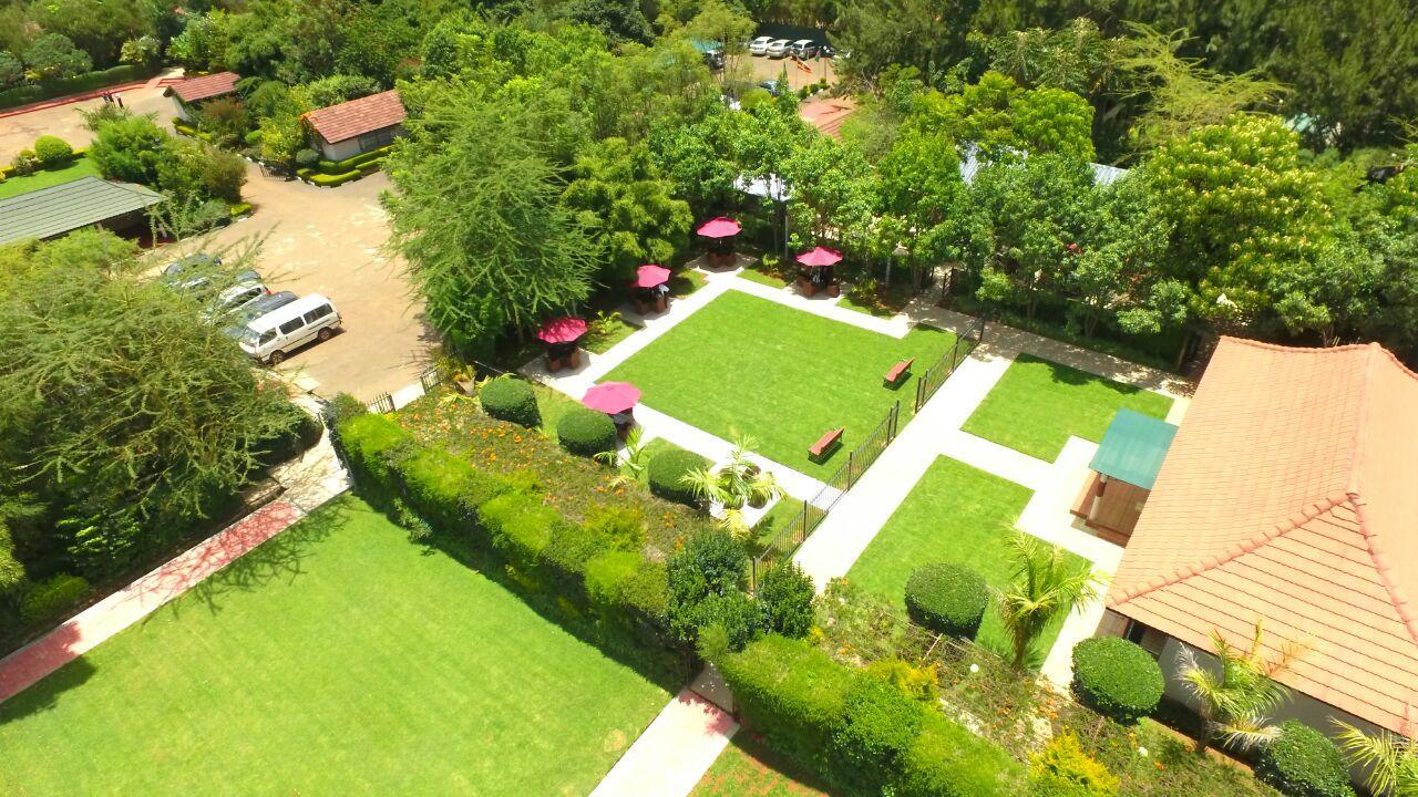 אלדורט The Noble Hotel & Conference Centre מראה חיצוני תמונה
