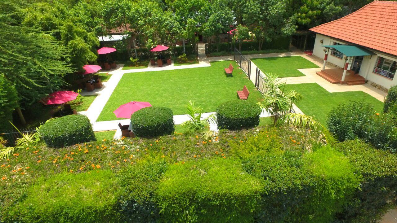 אלדורט The Noble Hotel & Conference Centre מראה חיצוני תמונה