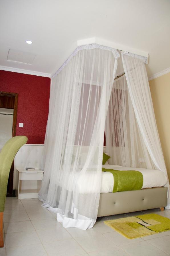 אלדורט The Noble Hotel & Conference Centre מראה חיצוני תמונה