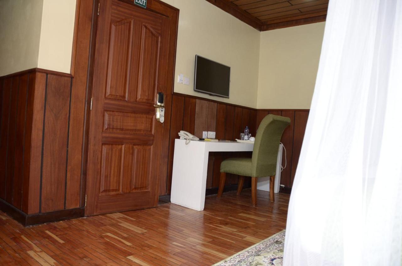 אלדורט The Noble Hotel & Conference Centre מראה חיצוני תמונה