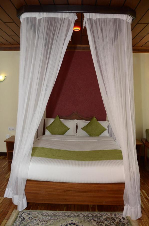 אלדורט The Noble Hotel & Conference Centre מראה חיצוני תמונה