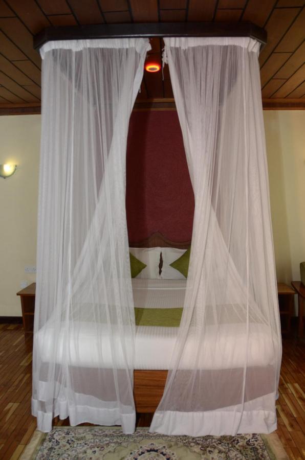 אלדורט The Noble Hotel & Conference Centre מראה חיצוני תמונה